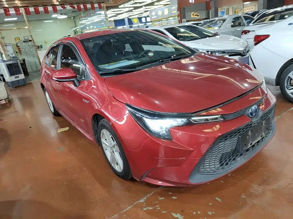 Levin Dual Engine 1.8 H E-CVT Leading