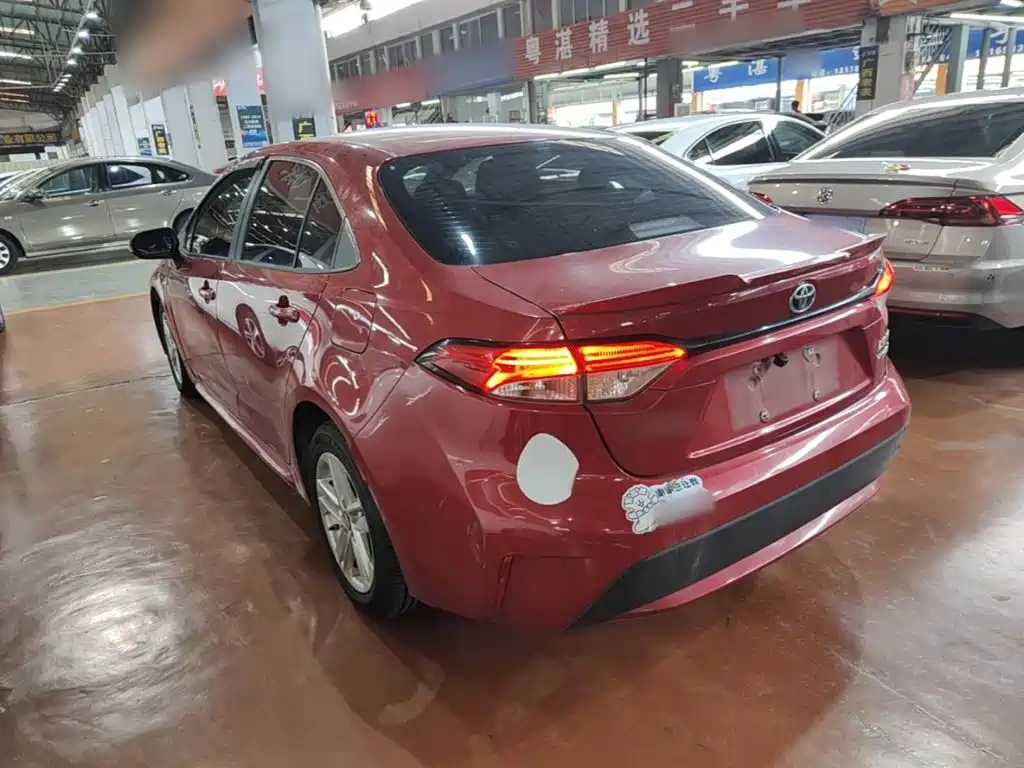 Levin Dual Engine 1.8 H E-CVT Leading