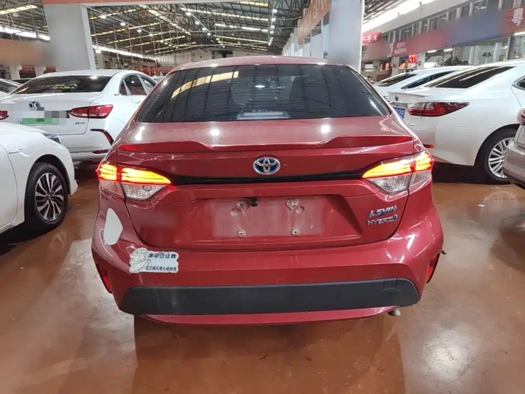 Levin Dual Engine 1.8 H E-CVT Leading