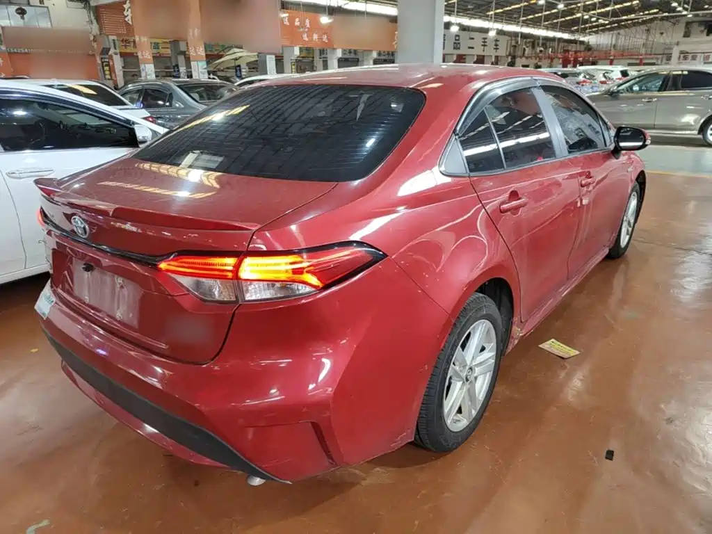 Levin Dual Engine 1.8 H E-CVT Leading