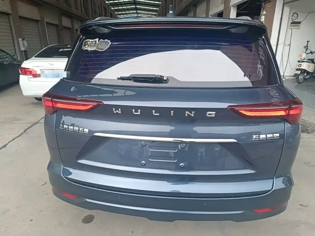 Wuling Victory 1.5 T CVT Flagship