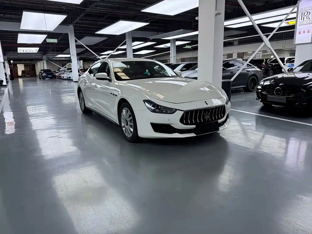 Ghibli 3.0 T Standard