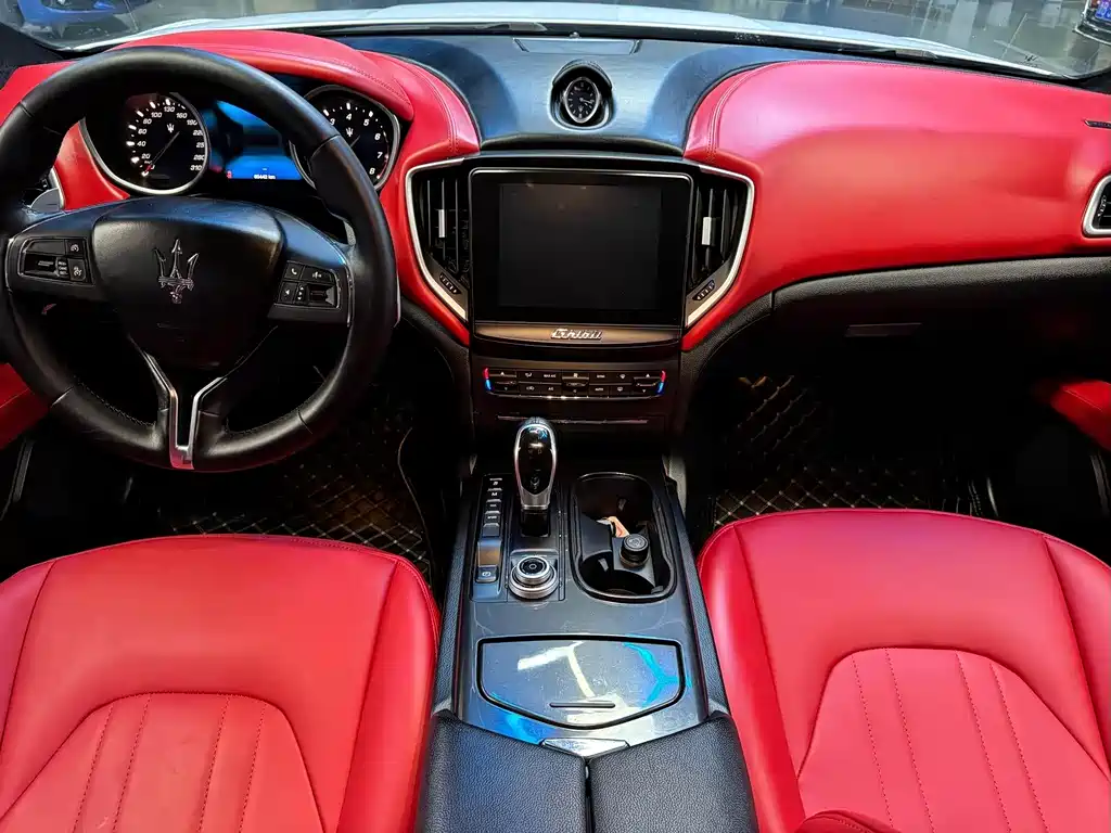 Ghibli 3.0 T Standard