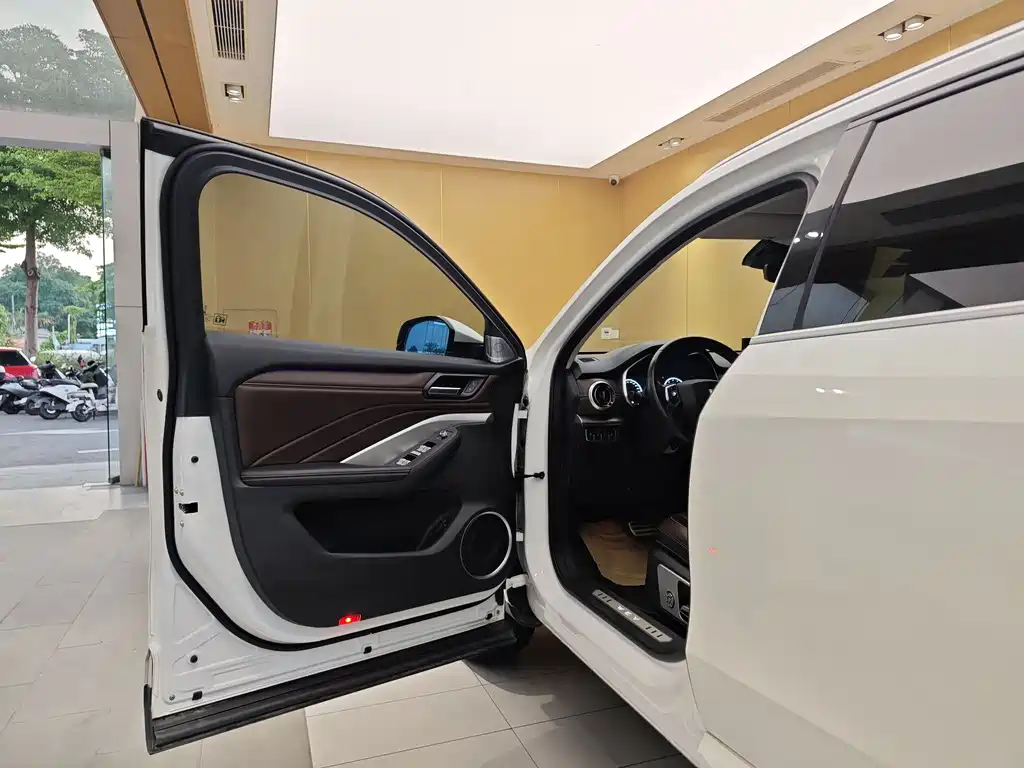 WEY VV6 2.0 T 2 WD Flagship CN-V