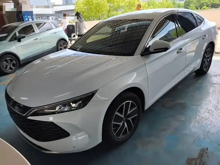 BYD Qin L DM-i 120 KM Leading