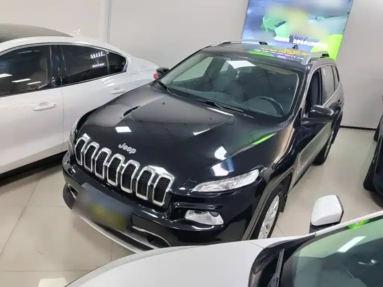 Jeep Cherokee 2.0 L Superior