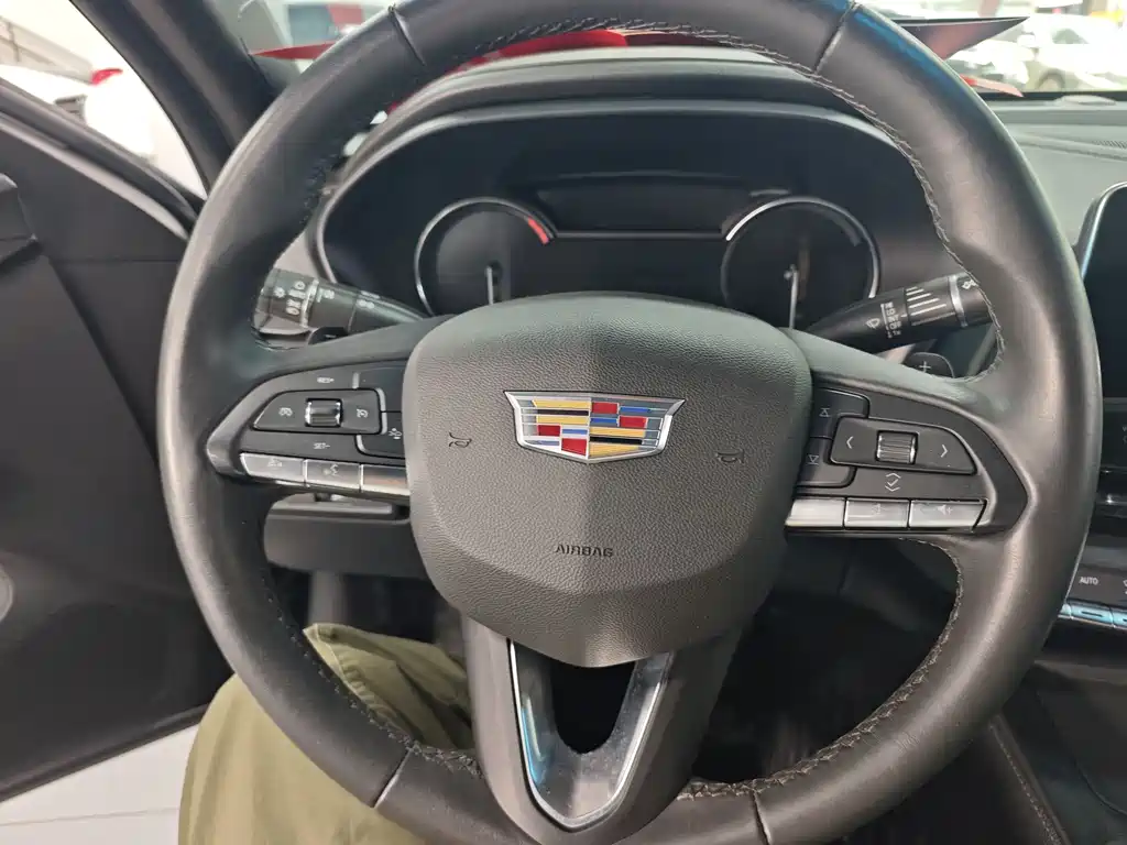 Cadillac CT4 28 T Luxury