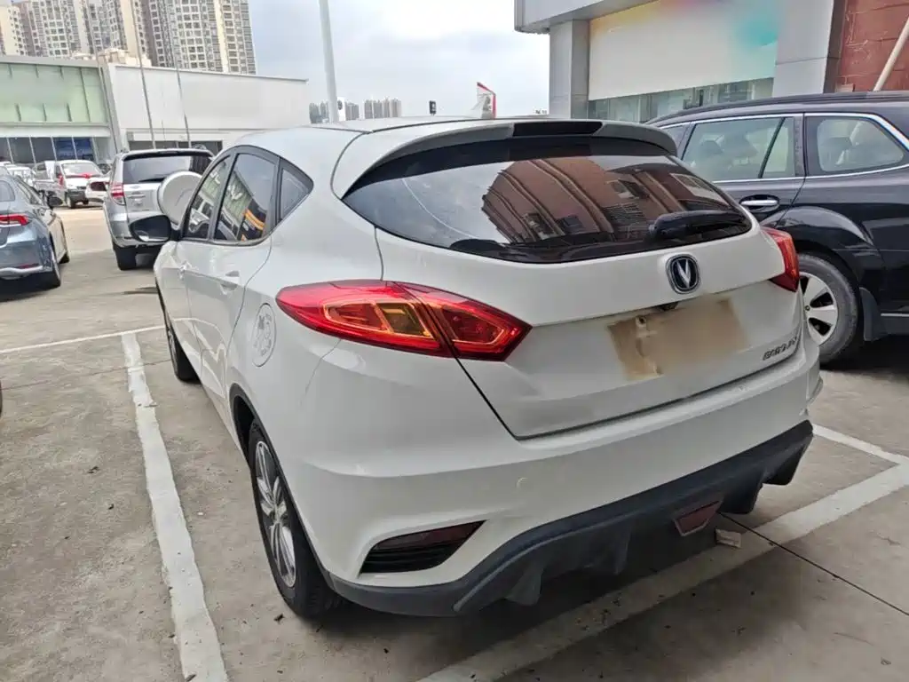 Eado XT 1.6 L Auto Handsome Cool