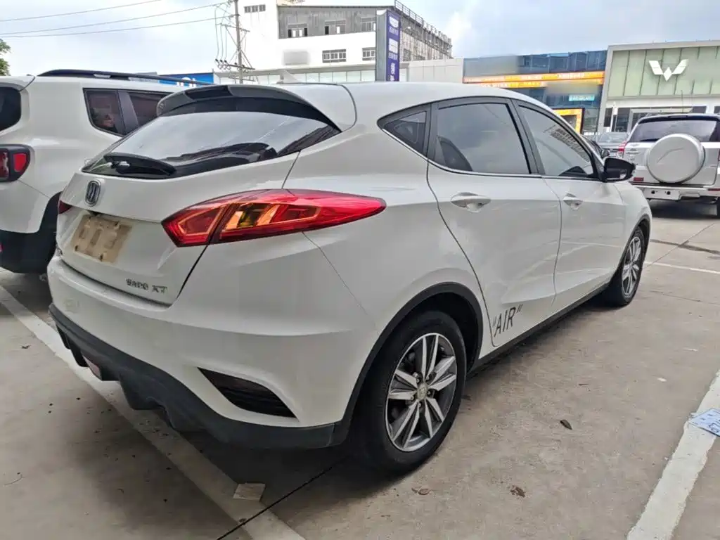Eado XT 1.6 L Auto Handsome Cool
