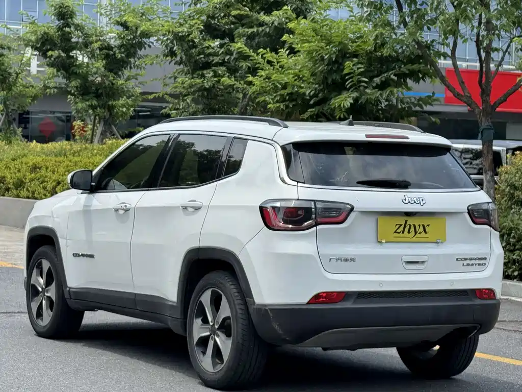 Compass 200 T Auto Premium Enjoyment