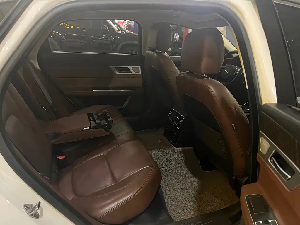 Jaguar XFL XFL 2.0 T 250 PS 2 WD Luxury