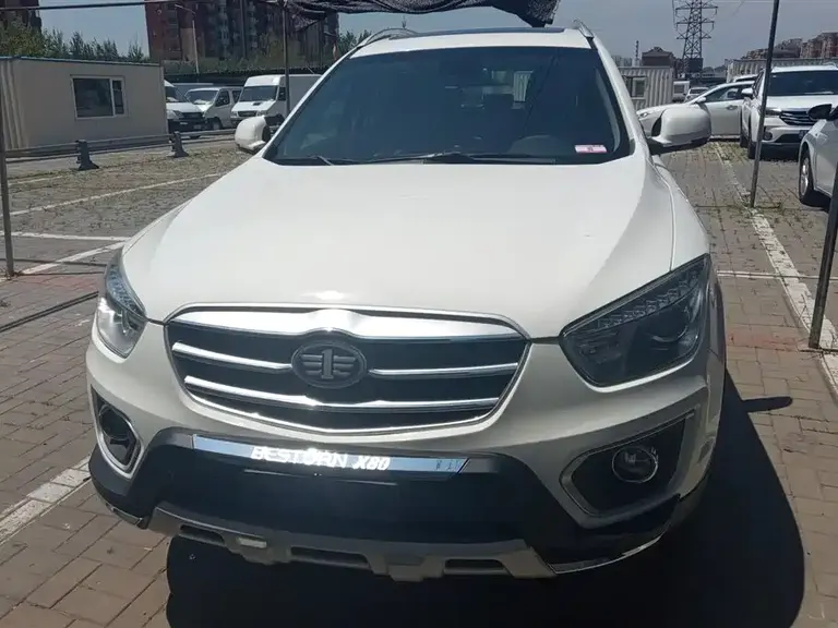 Besturn X80 2.0 L Auto Luxury
