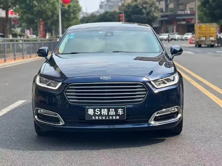 Ford Taurus EcoBoost 245 Luxury
