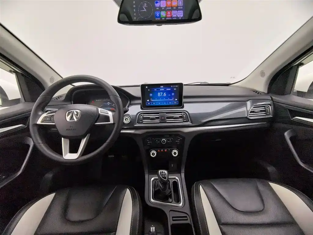 BAIC Weiwang M60 北汽威旺M60 2017款 1.5 L 手动铂金版