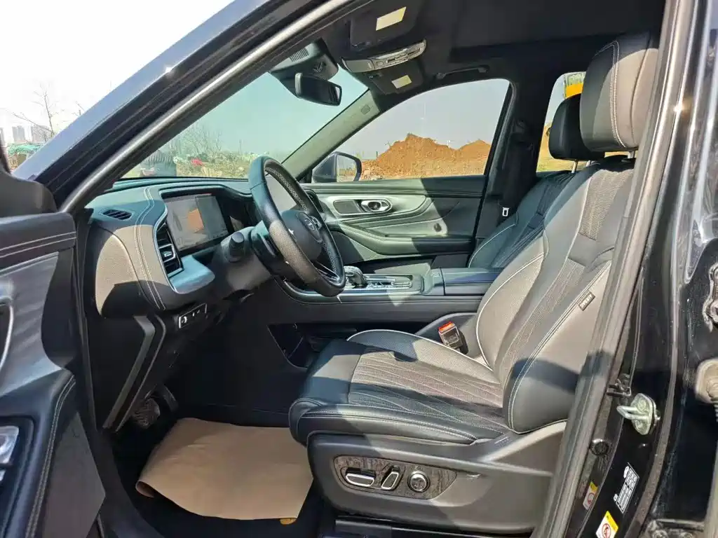 GAC Trumpchi GS8 Navigator Series 2.0 TGDI 4 WD Luxury Connected (7-seat)