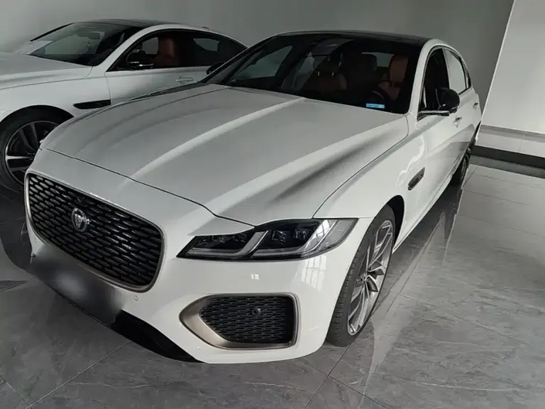Jaguar XFL 2.0 T P300 4 WD Flagship Sport Gilt