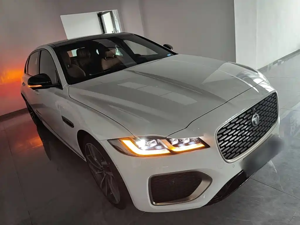 Jaguar XFL 2.0 T P300 4 WD Flagship Sport Gilt