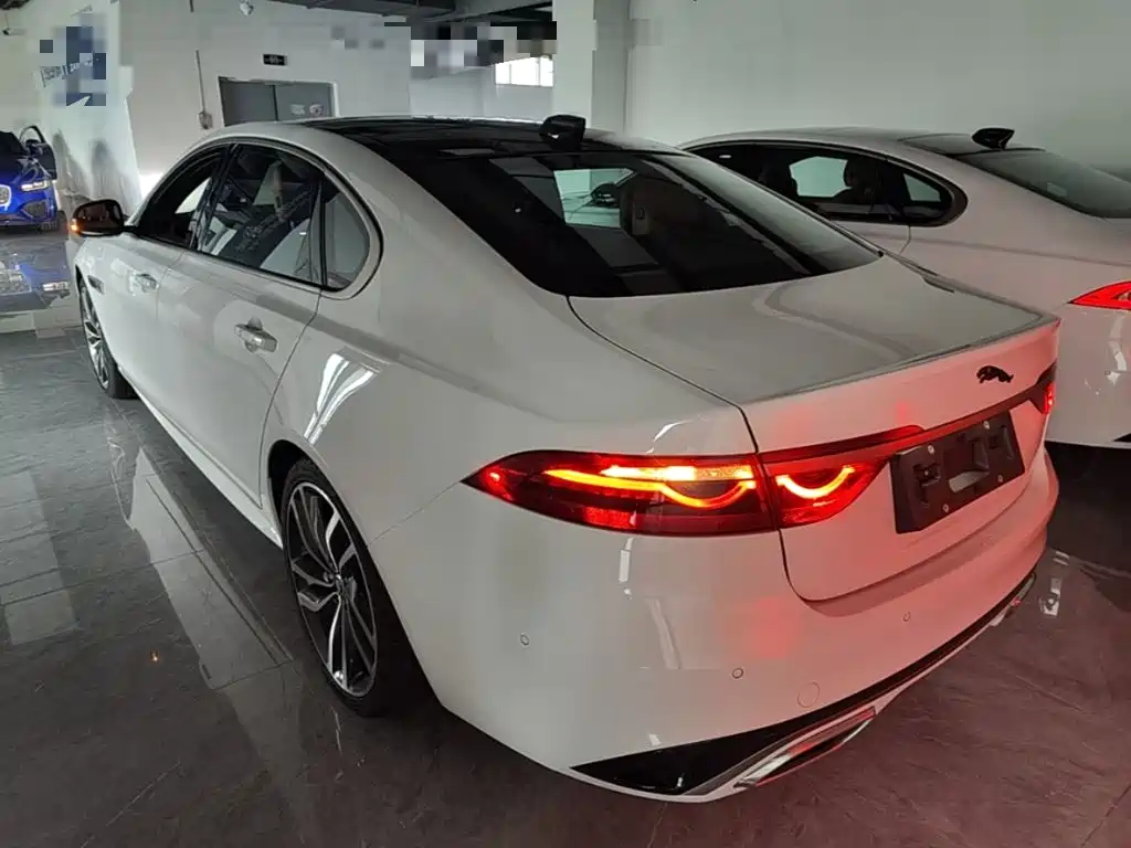 Jaguar XFL 2.0 T P300 4 WD Flagship Sport Gilt