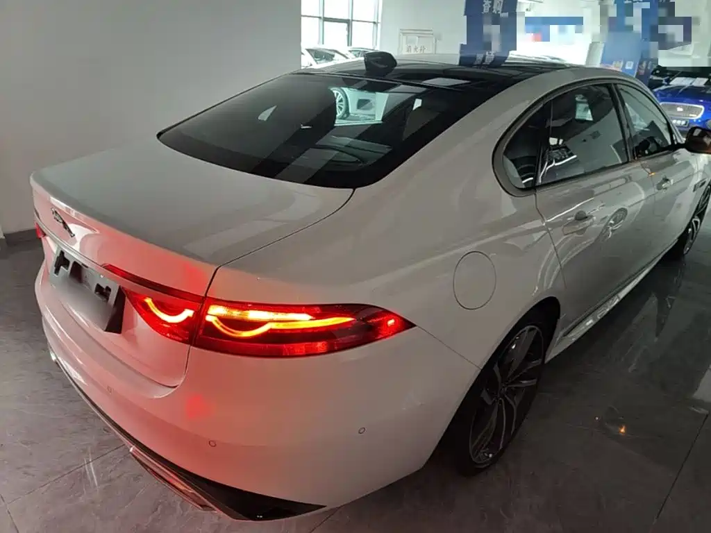 Jaguar XFL 2.0 T P300 4 WD Flagship Sport Gilt