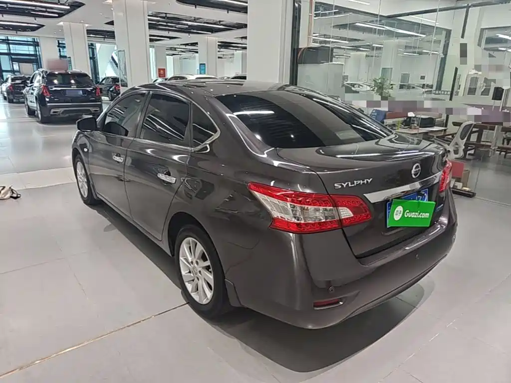 Sylphy 1.6 XV CVT Premium