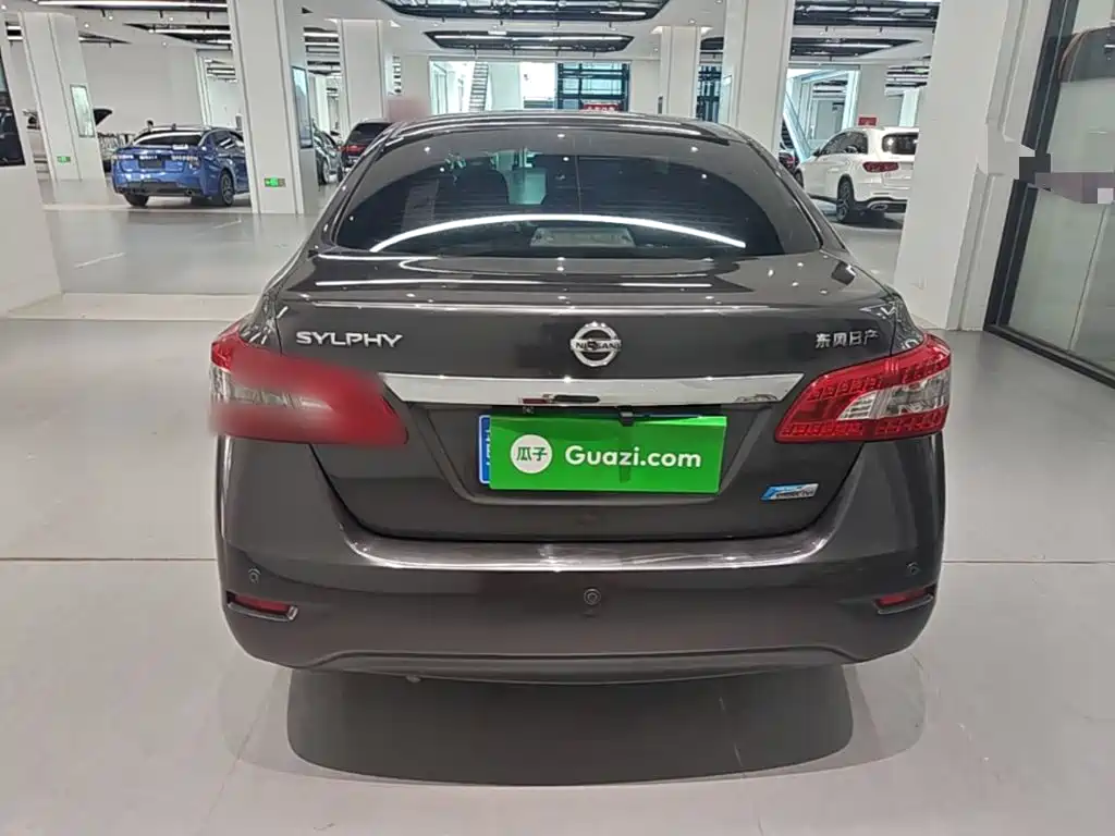 Sylphy 1.6 XV CVT Premium