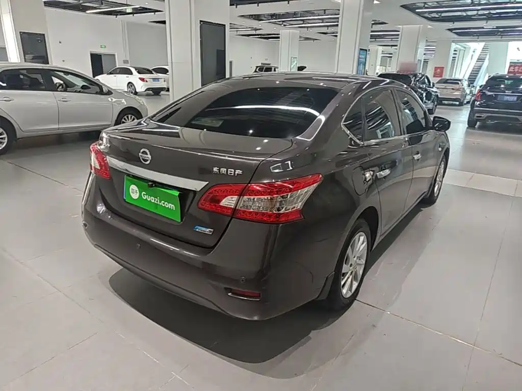 Sylphy 1.6 XV CVT Premium