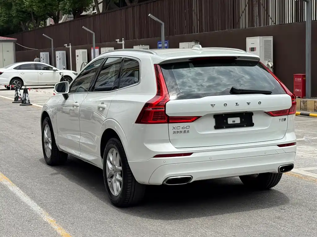 Volvo XC60 T5 4 WD Smart Ease CN-V