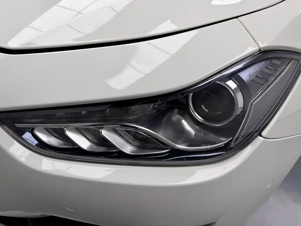 Ghibli 3.0 T Standard