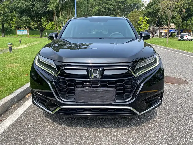 Honda UR-V 370 TURBO 2 WD Graceful