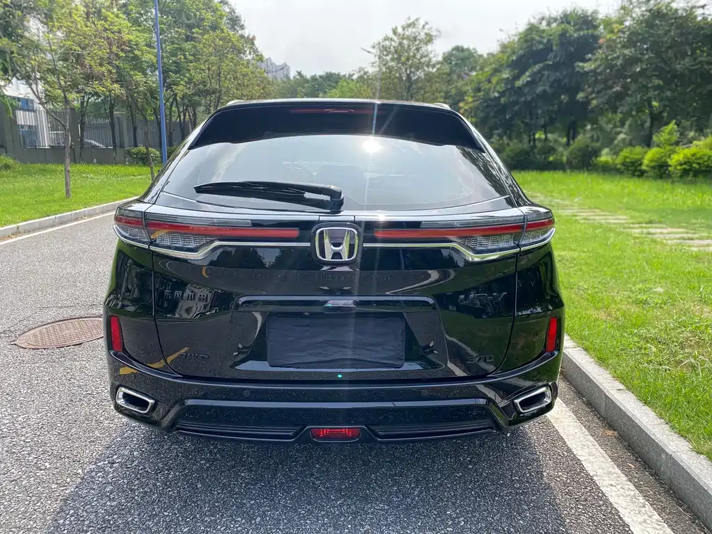 Honda UR-V 370 TURBO 2 WD Graceful