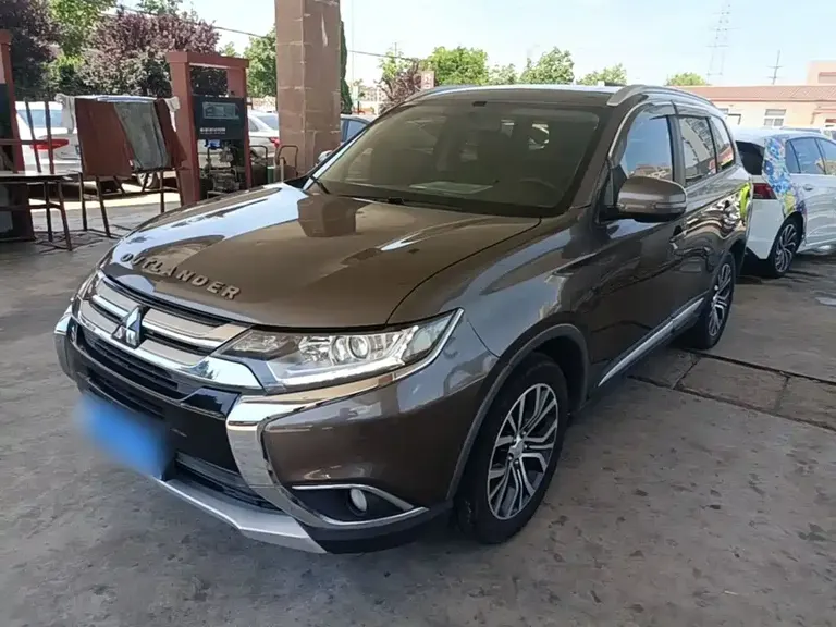 Mitsubishi Outlander 2.0 L 2 WD Glory 5-seat