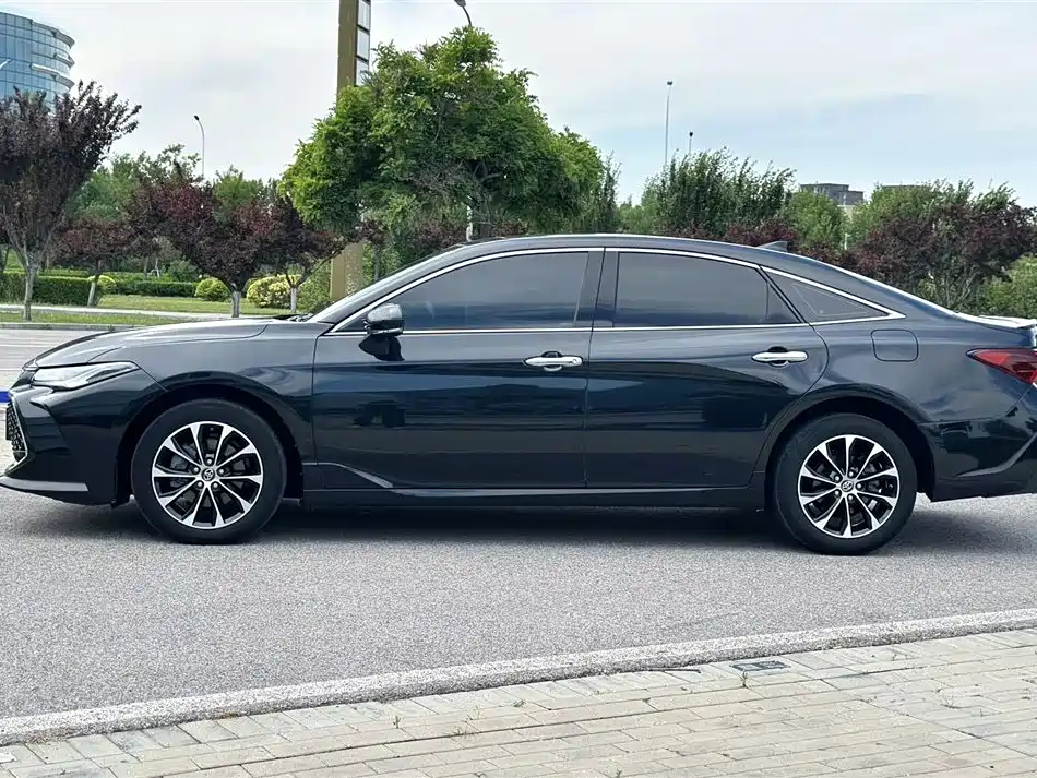 Avalon 2.5 L Luxury