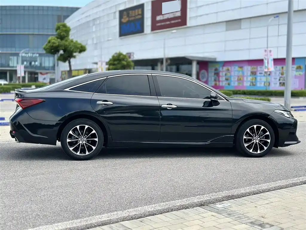 Avalon 2.5 L Luxury