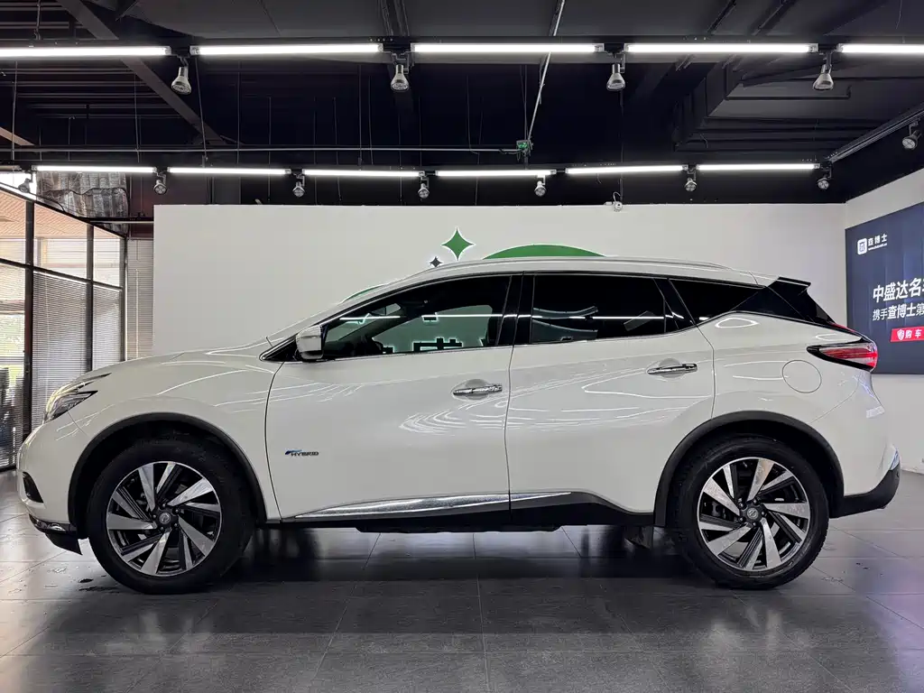 Murano 楼兰 2017款 2.5 S/C HEV XL 四驱混动尊贵版