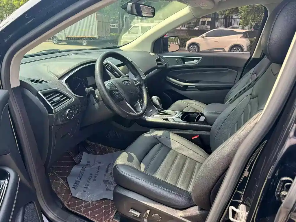 Edge EcoBoost 245 2 WD Grand Sharp 7-seat CN-V