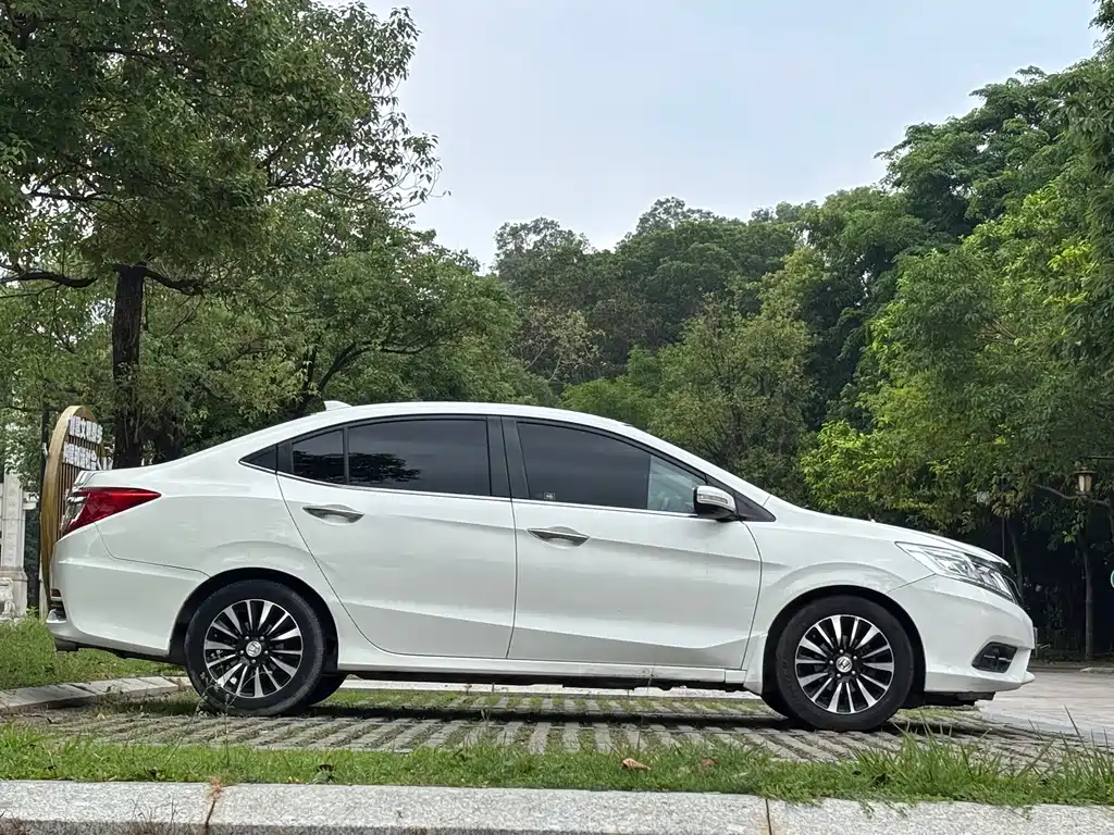 Crider 1.8 L Auto Comfort