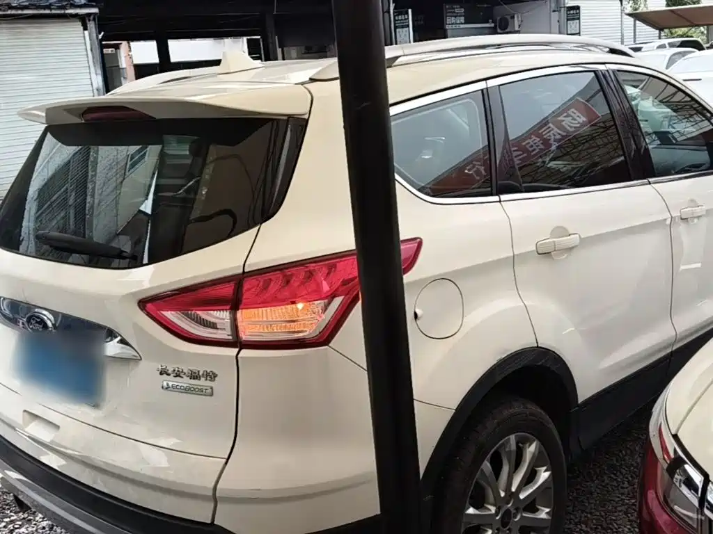 Kuga 1.6 L GTDi 2 WD Style
