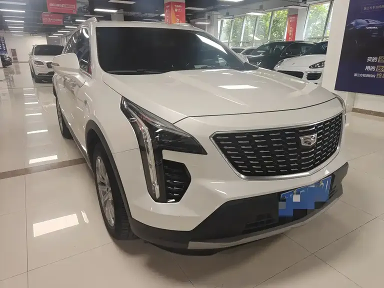 Cadillac XT4 28 T 2 WD Leading