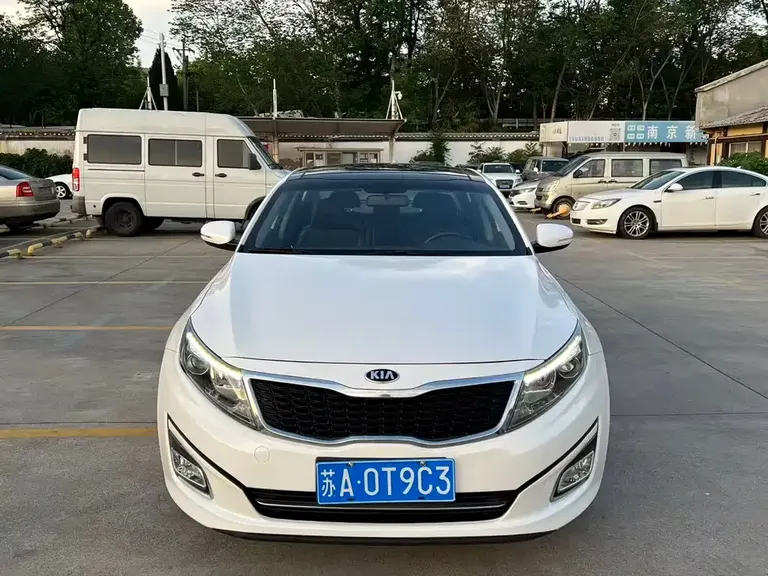 Kia K5 2.0 L Auto Luxury