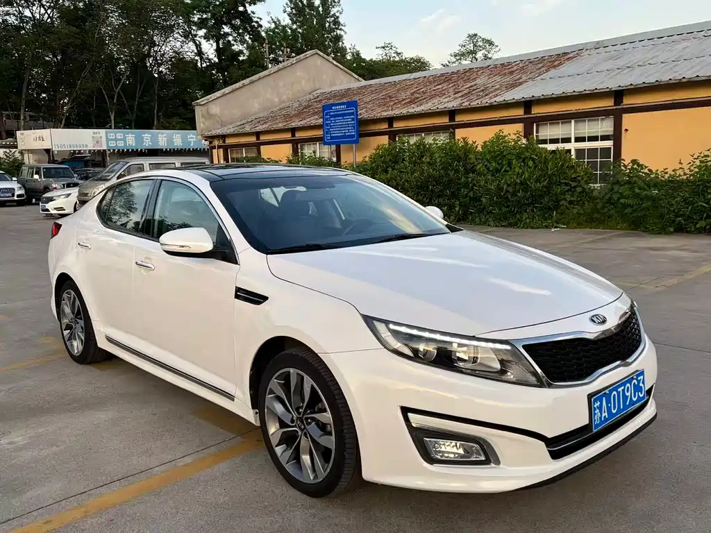Kia K5 2.0 L Auto Luxury