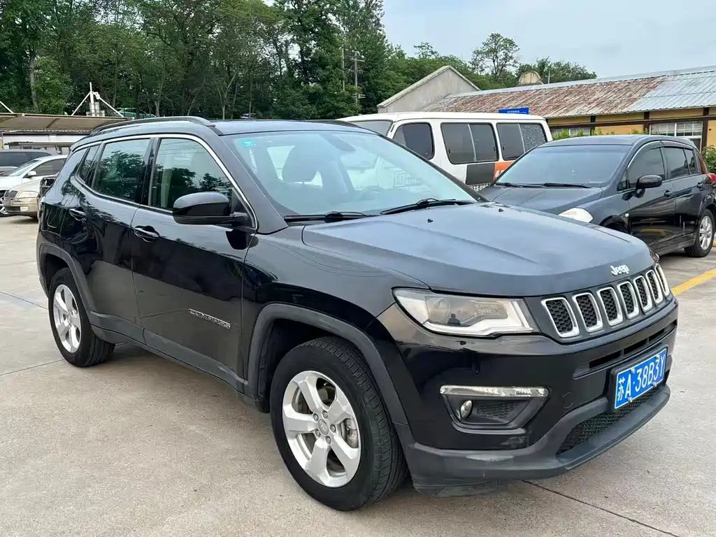Compass 200 T Auto Home Enjoyment