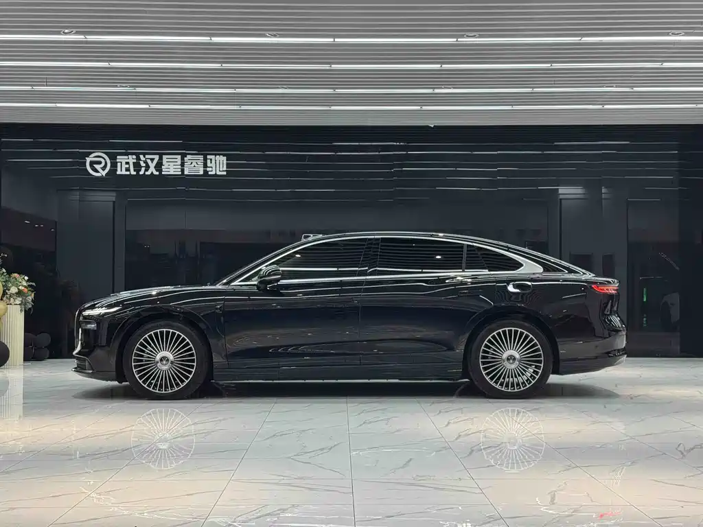 Voyah Zhuiguang L 4 WD Ultra