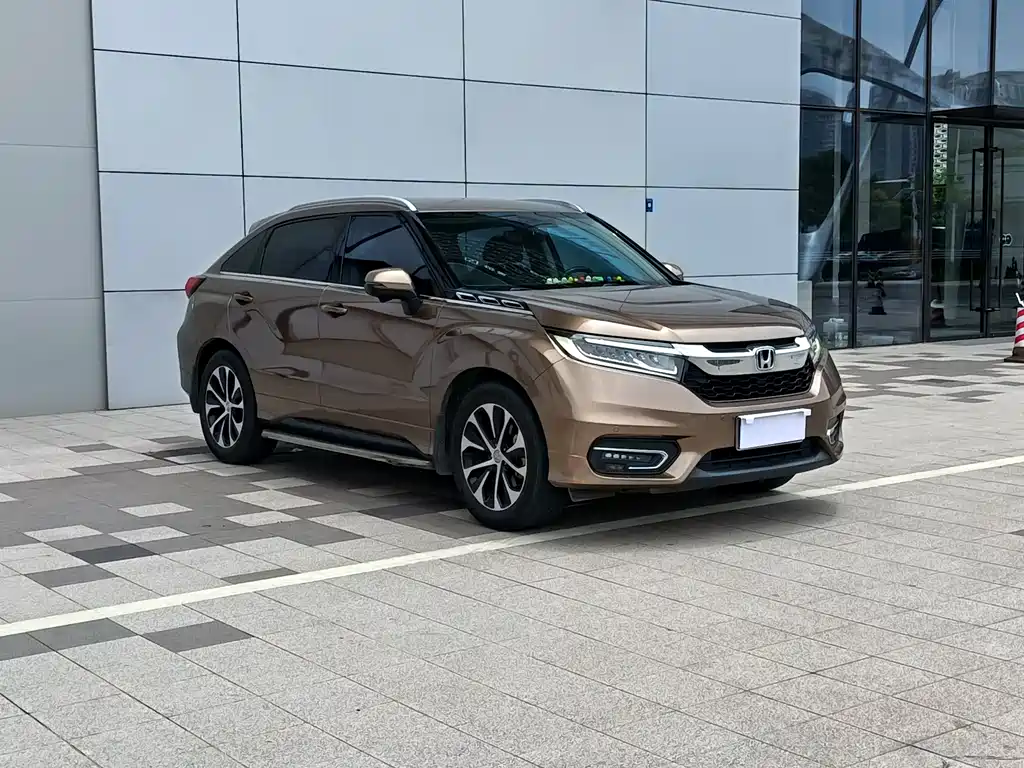 Avancier 240 TURBO 2 WD Premium