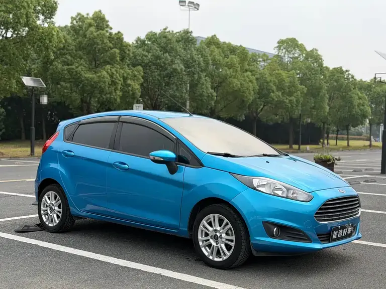 Ford Fiesta Hatchback 1.5 L Auto Fashion