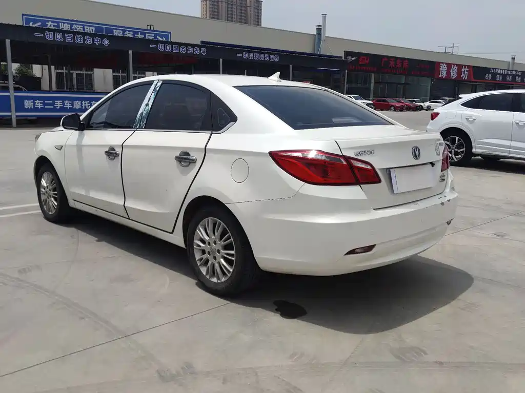 Eado 1.6 L Manual Luxury