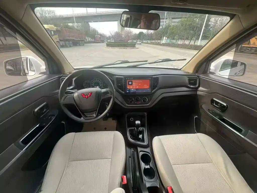 Wuling Hongguang V 1.5 L Power Enjoyment Hydraulic Assist LAR