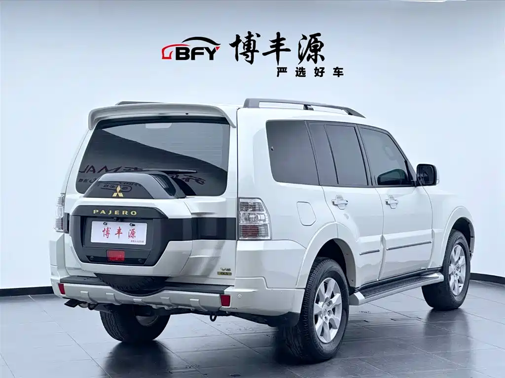 Pajero (Import) 3.0 L Auto Standard