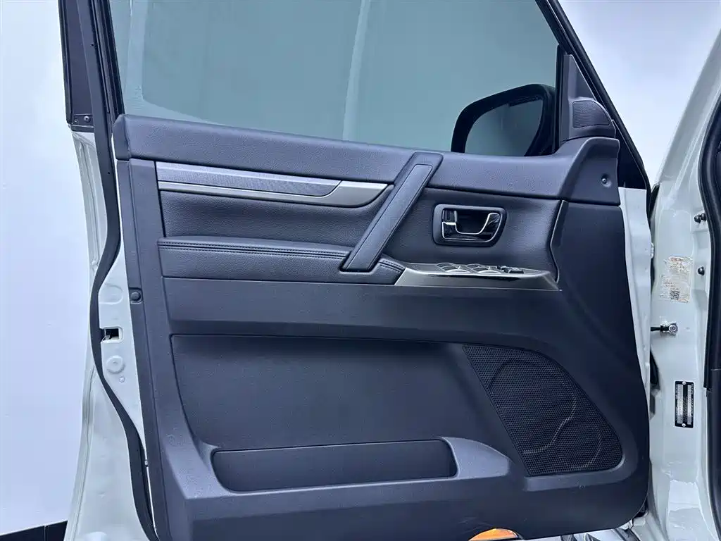 Pajero (Import) 3.0 L Auto Standard