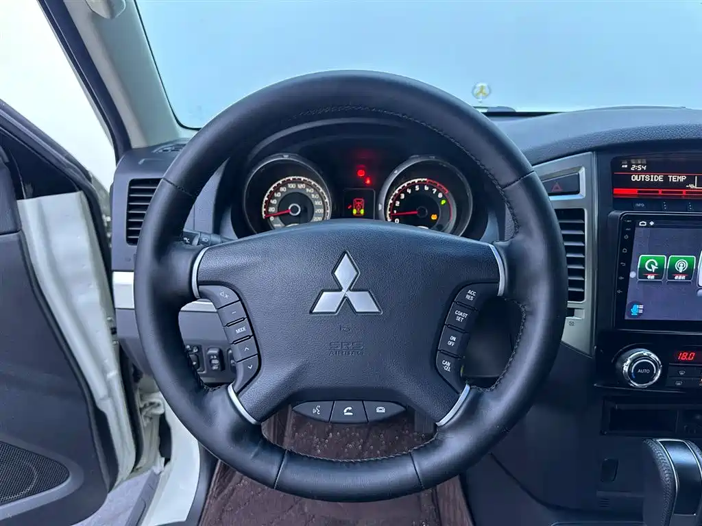 Pajero (Import) 3.0 L Auto Standard