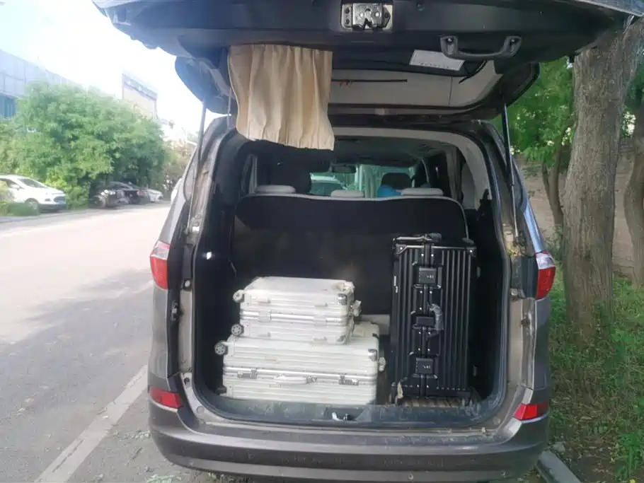 Huasong 7 2.0 T Auto Elite